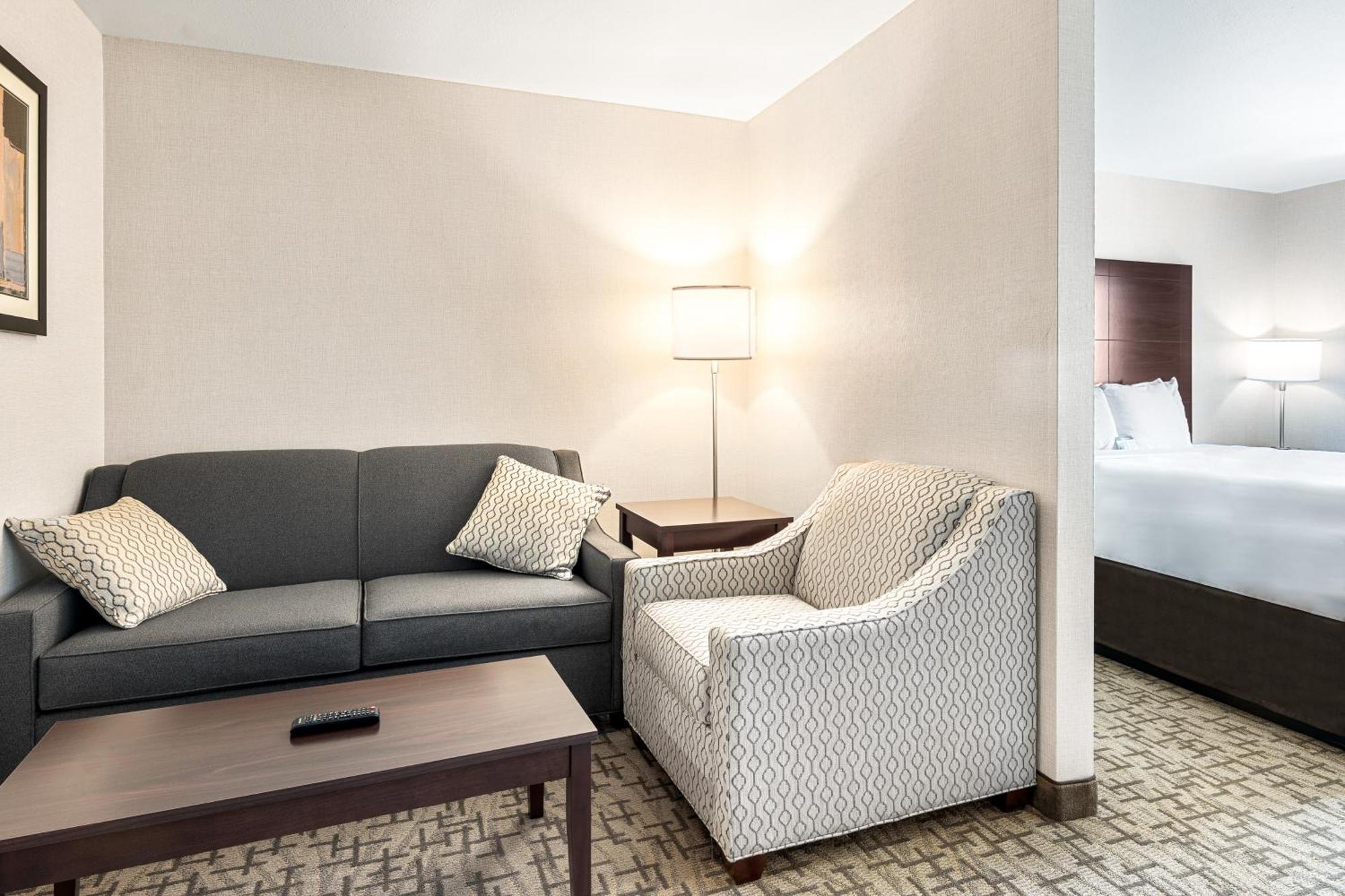 Boarders Inn & Suites By Cobblestone Hotels - Shawano Exterior foto