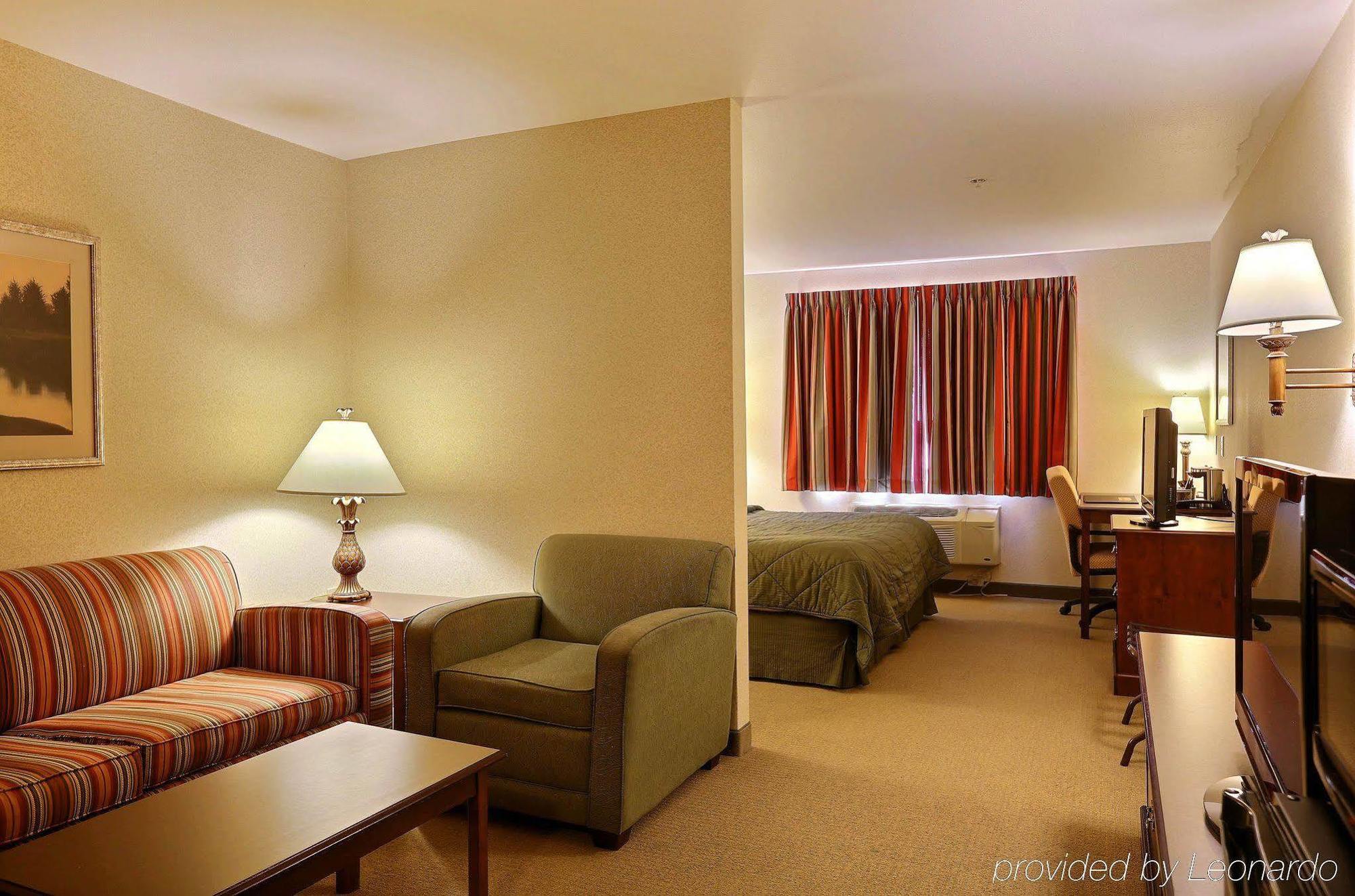 Boarders Inn & Suites By Cobblestone Hotels - Shawano Exterior foto