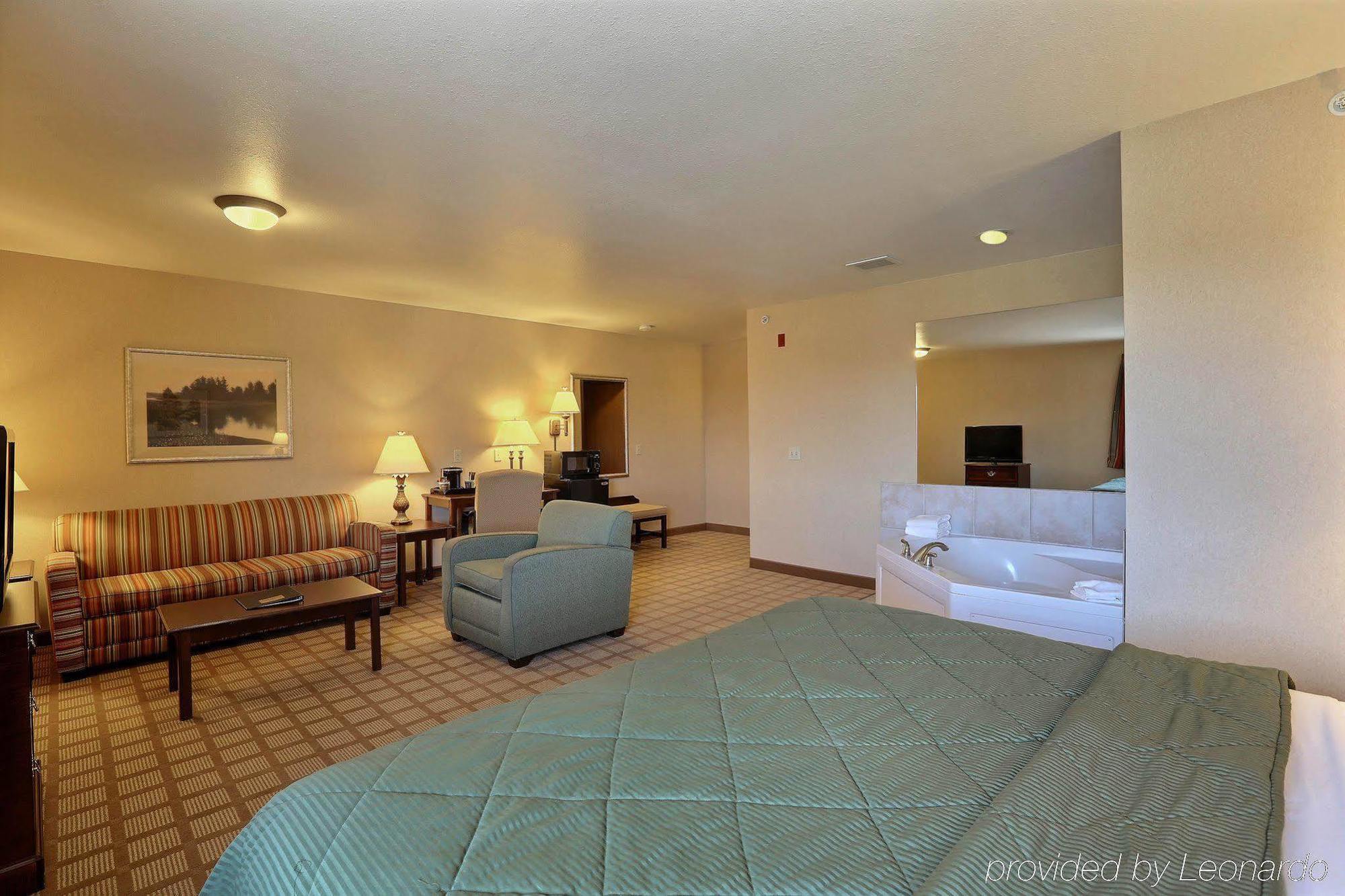 Boarders Inn & Suites By Cobblestone Hotels - Shawano Exterior foto